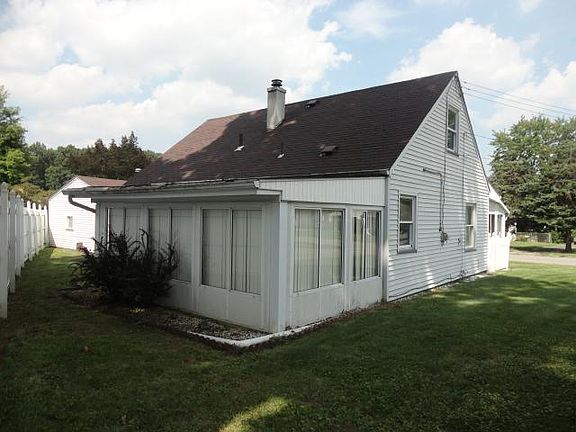 5th image of 3404 Ambert St