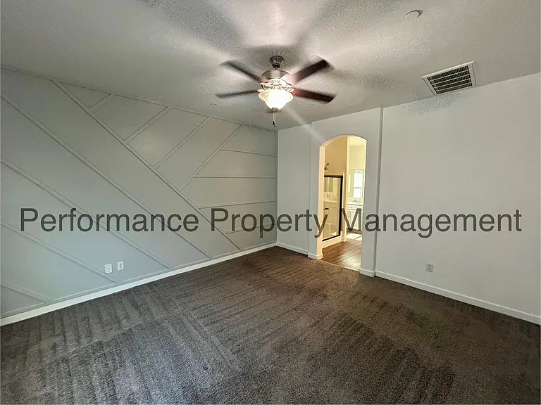 2505 Mercedes Dr — Photo 7