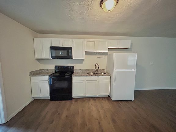 3rd image of 309 Harrow Pl APT 1
