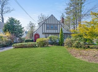 45 Lookout Cir, Larchmont, NY 10538