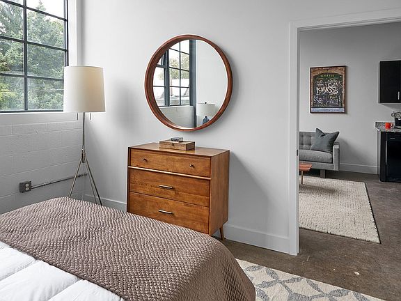 5th image of 435 Tyler St #2561771