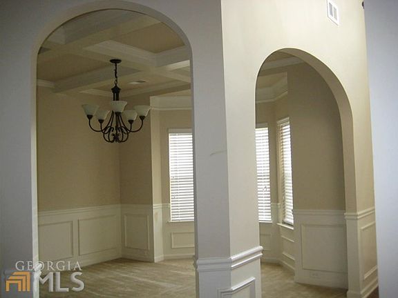 5th image of 432 Highgate Pl