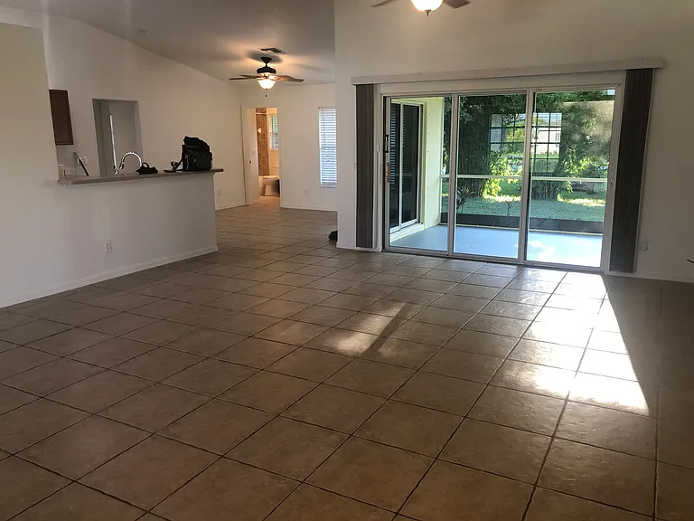 1100 NW Juanita Pl — Photo 6