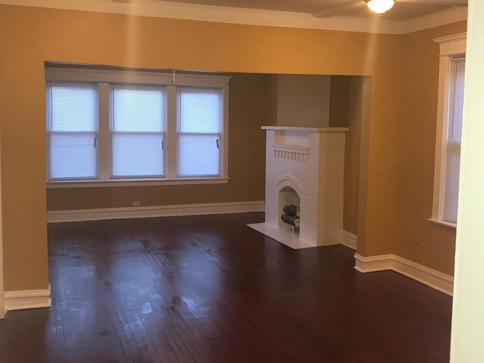 Living room/dining room