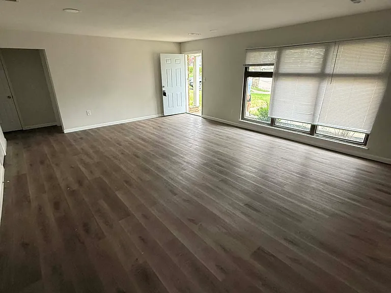 1767 Vancouver Dr — Photo 4