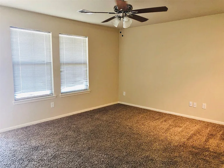 2512 S Houston Ave — Photo 12