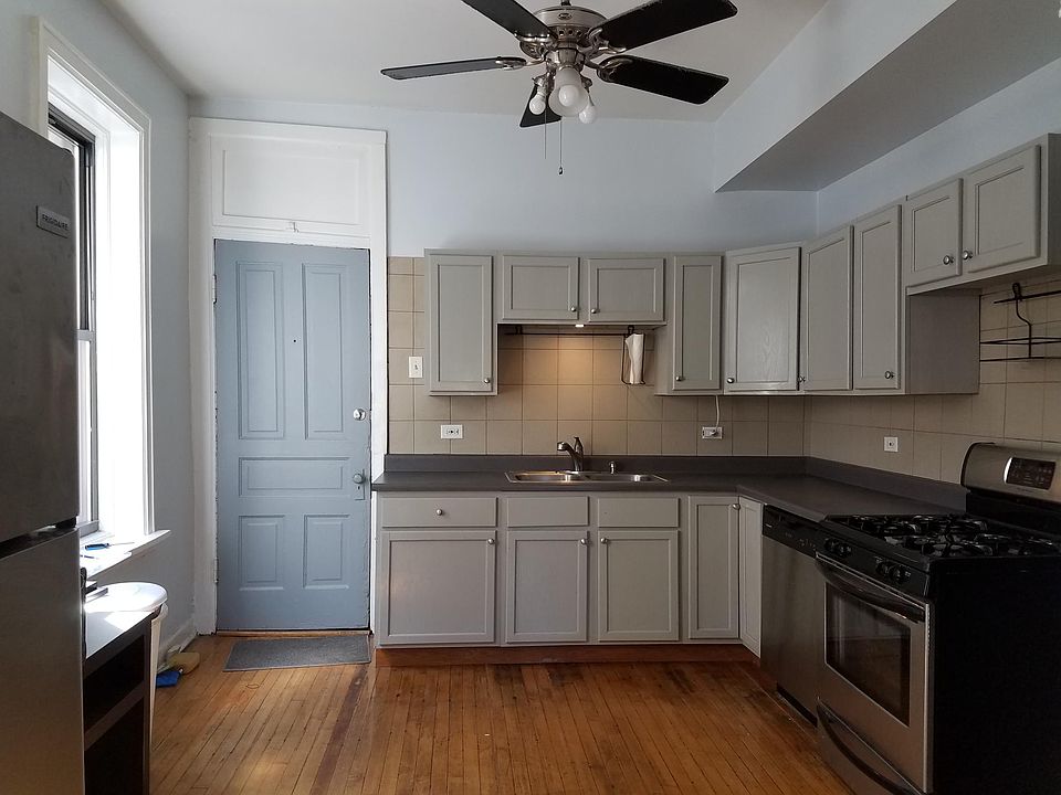 1st image of 1343 N Ashland Ave APT 2R
