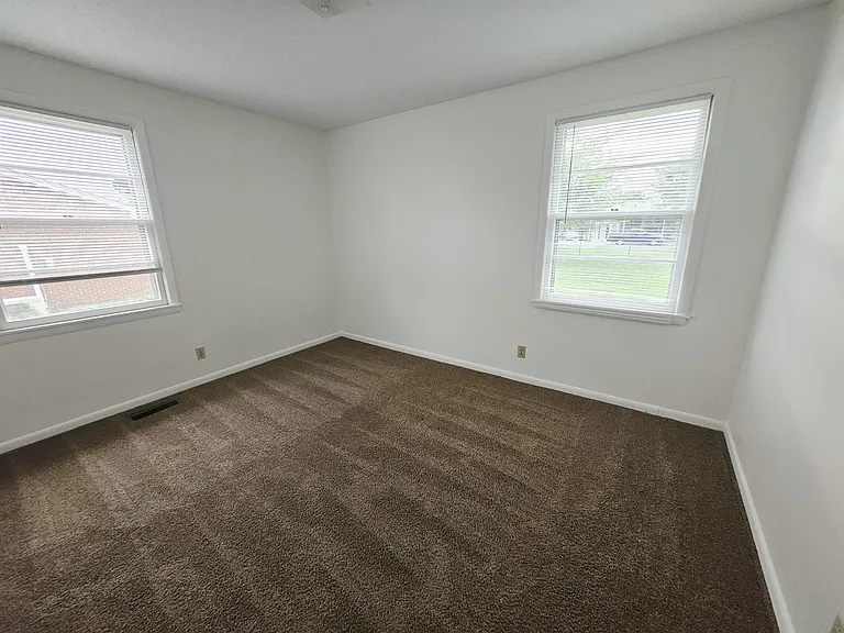 210 Westhill Dr #B — Photo 8