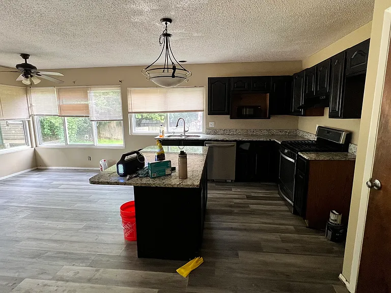 1612 Barkwood Dr — Photo 7