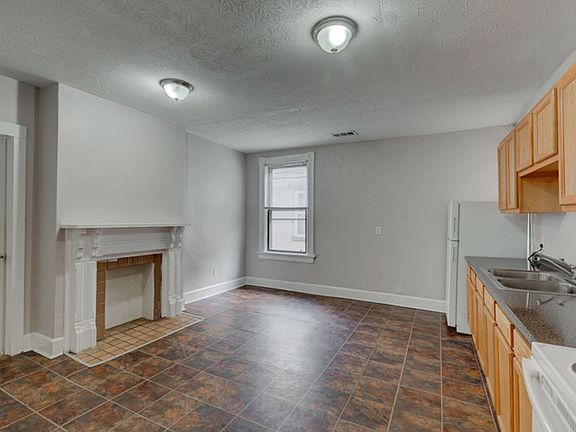 4th image of 434 Elizabeth St APT 2
