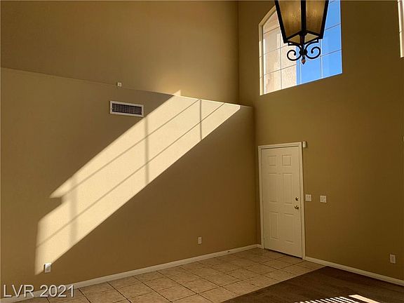 5th image of 1584 Glassy Pond Ave