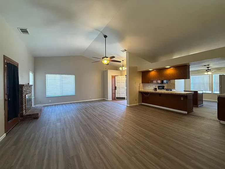 1105 S Jeffrey Ct — Photo 10