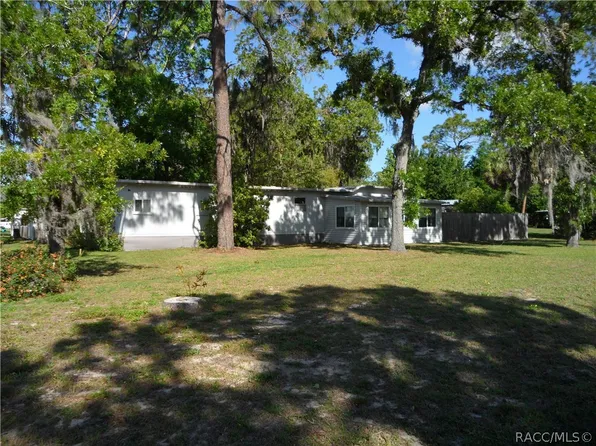 7019 W Jackson Ln, Homosassa, FL 34448