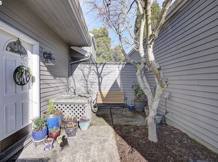 16 Greenridge Ct, Lake Oswego, OR 97035