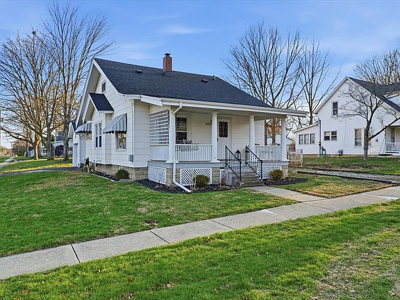 3rd image of 107 E Dunbar St