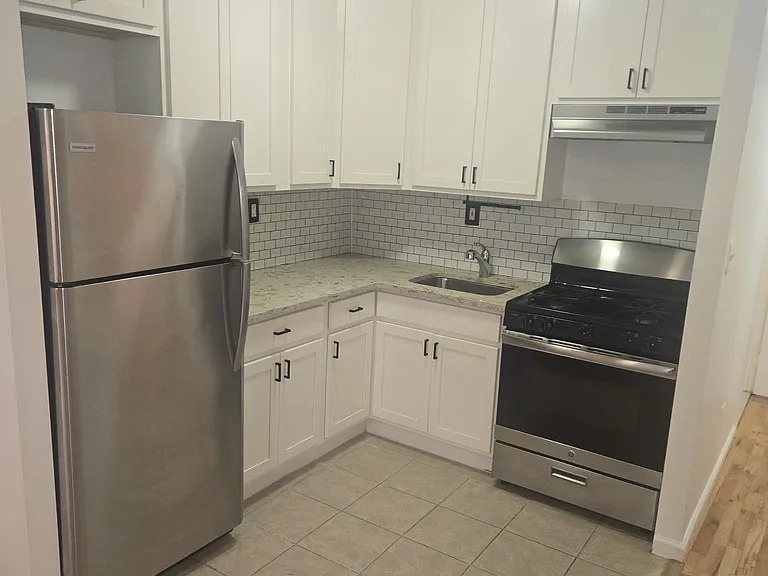 9 Hunterfly Pl #C1 — Photo 1