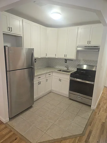 9 Hunterfly Pl #B1 Photo 1