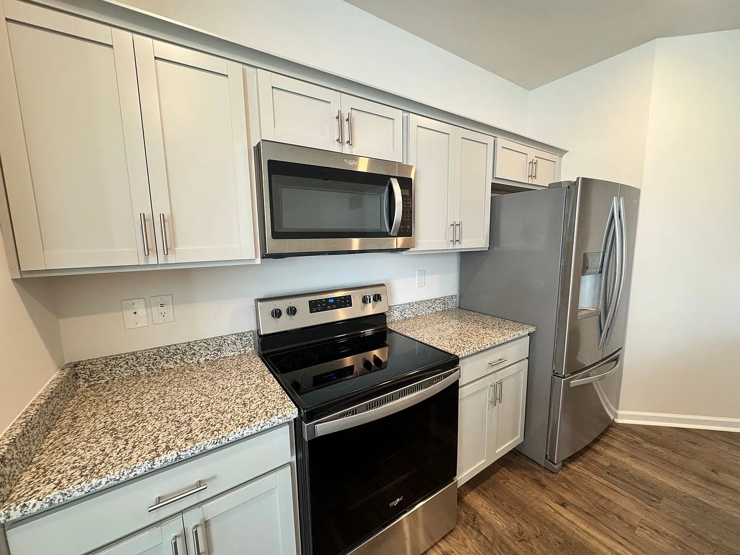 Charming 3BR Townhome in Greer — Photo 3