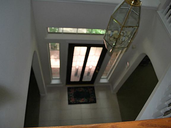 4th image of 1906 Canyon Crest Dr