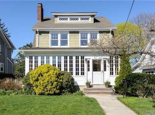 34 N Bayles Ave, Port Washington, NY 11050