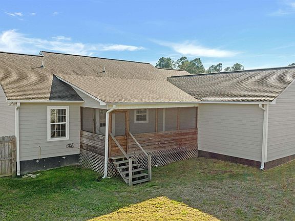 4th image of 170 Deer St