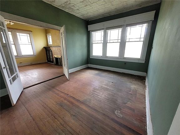 3rd image of 481 W Bontemps St
