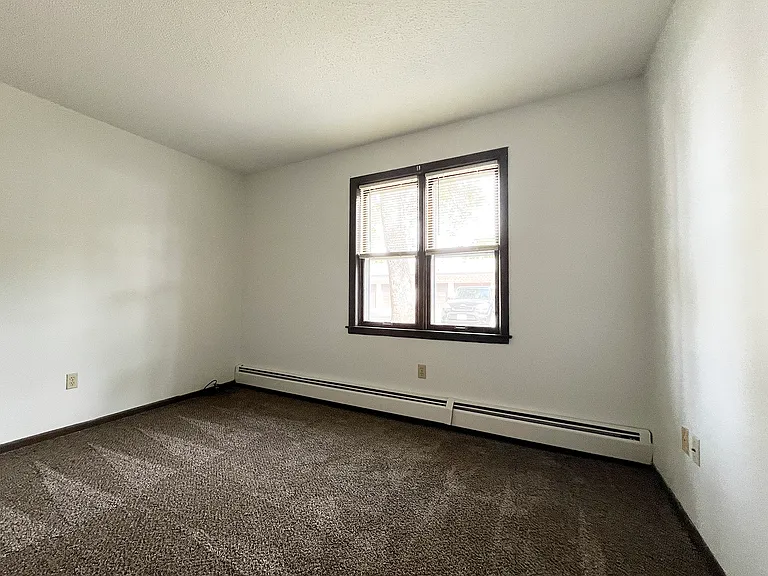 Hilltop Lane Apartments — Photo 11