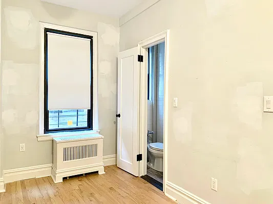Rented by Arwell Realty | media 20