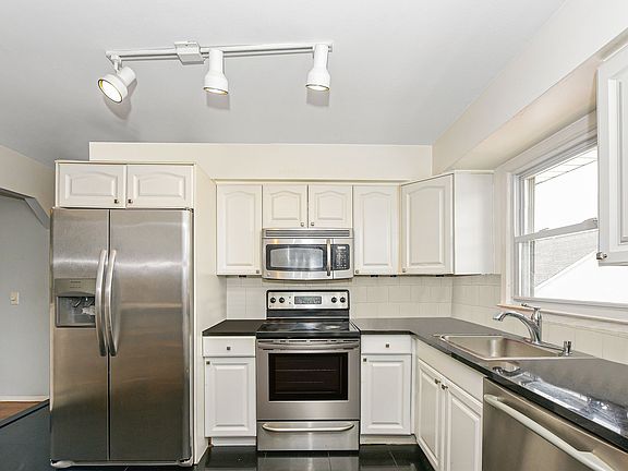 3rd image of 356 Keller Ave
