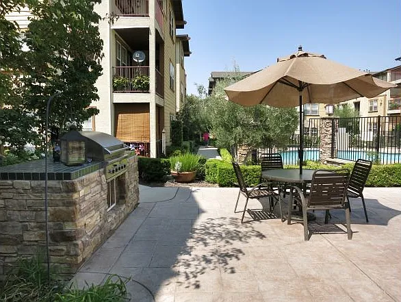 Crest at Fair Oaks — Photo 15