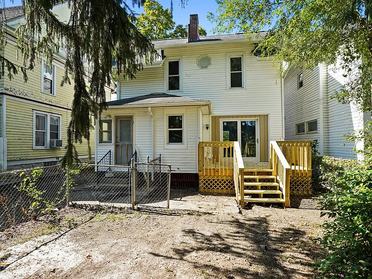 588 Mount Vernon Rd — Photo 4