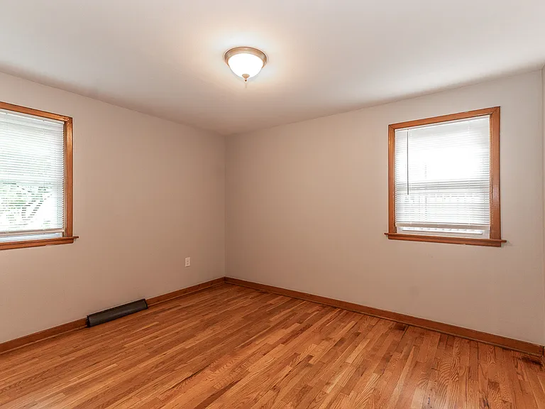 437 Elizabeth St — Photo 21