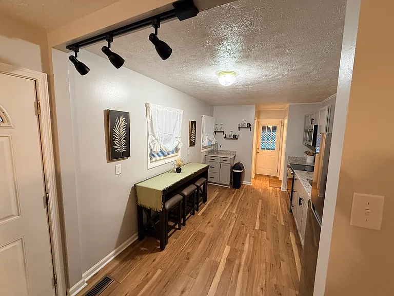 4501 Greenfield Dr — Photo 3
