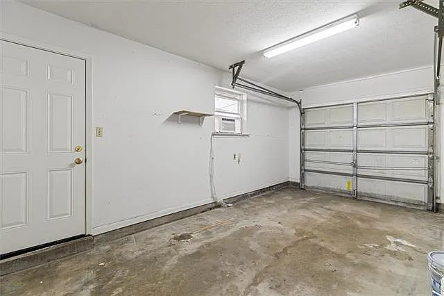 2716 N Sibley St — Photo 18
