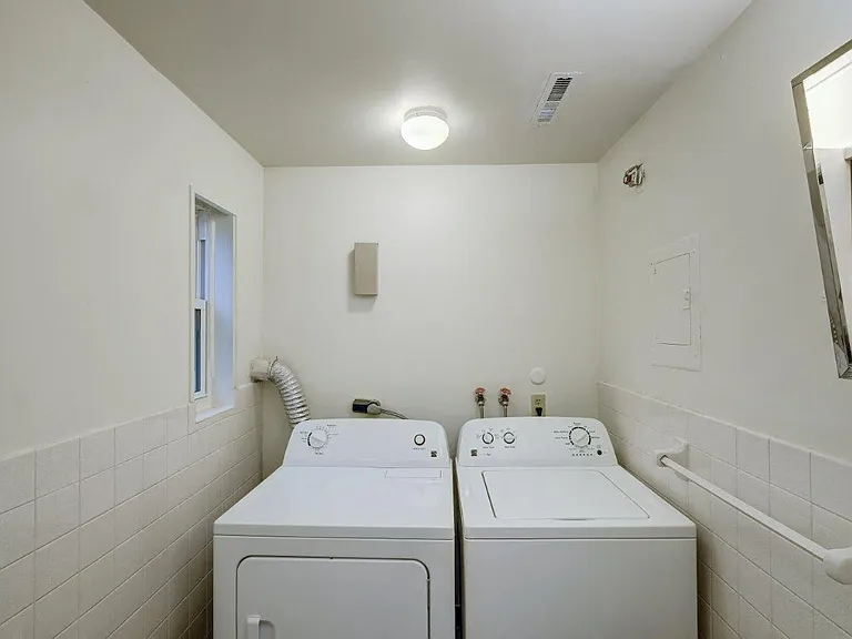 High Acres Apartments and Townhomes — Photo 18