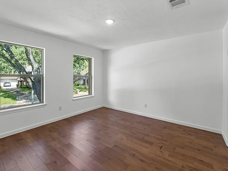 8011 Liberty Elm Ct — Photo 30