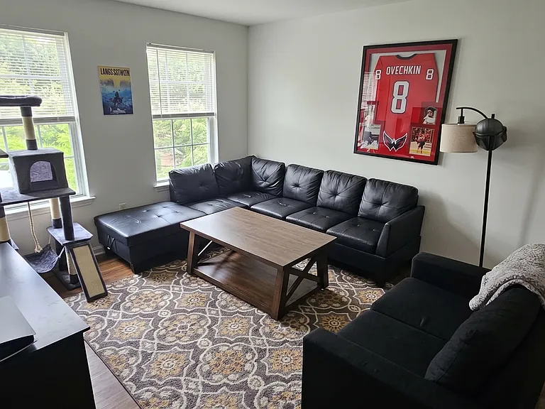 1611 E Fairmount Ave — Photo 6