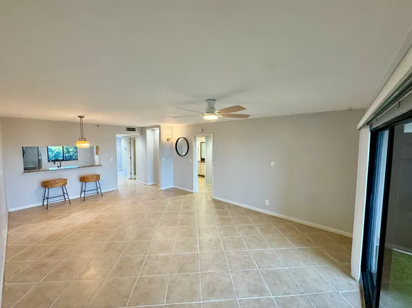 2202 S Cypress Bend Dr APT 607, Pompano Beach, FL 33069