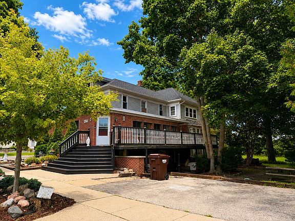 2nd image of 817 Blakely St