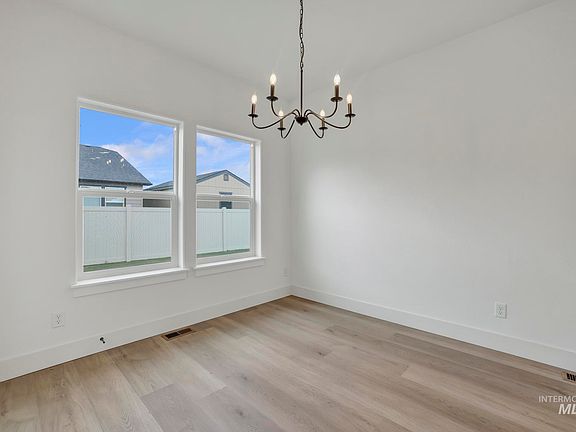 4th image of 1005 Adamite Rd
