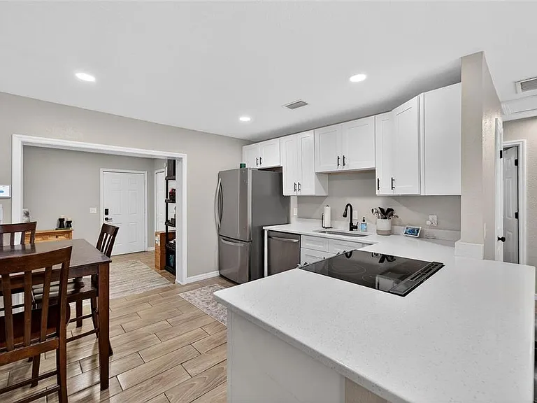 5502 Peach Ave — Photo 19