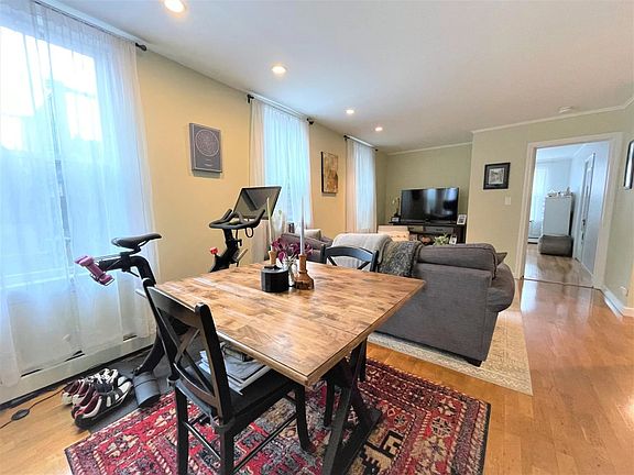 3rd image of 25 Pleasant St #1