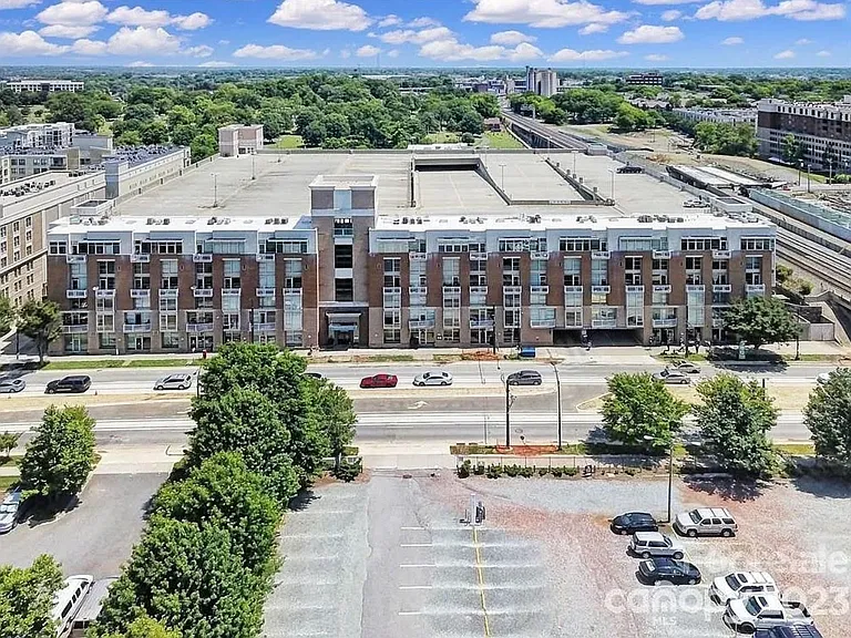 710 W Trade St #708 — Photo 16