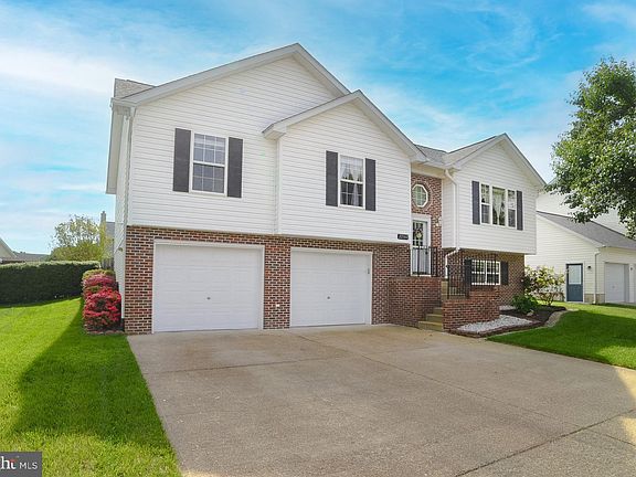 2nd image of 22160 Goldenrod Dr