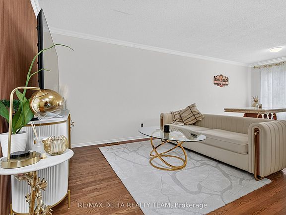 4th image of 77 Flowertree Cres