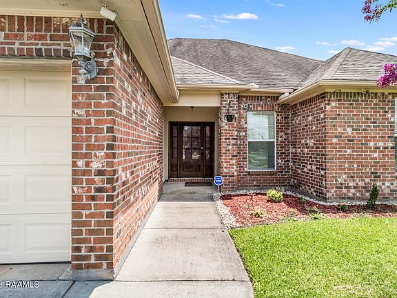 3rd image of 101 Alma Dr