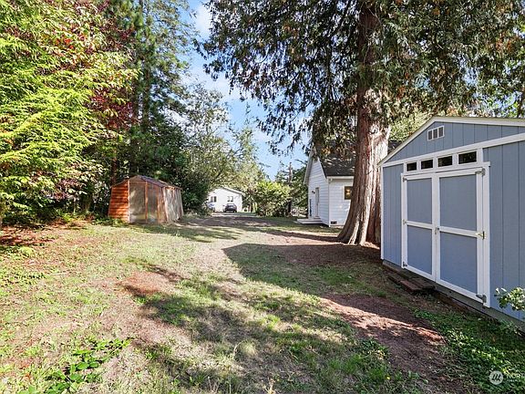 4th image of 18511 4th Avenue NE