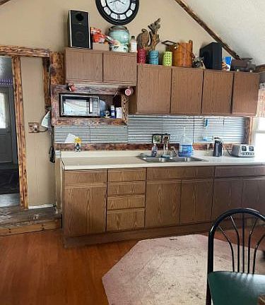 3rd image of 209 W South St