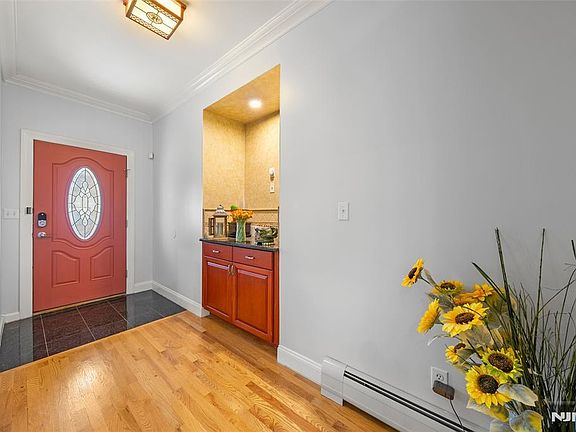 3rd image of 767 W End Avenue