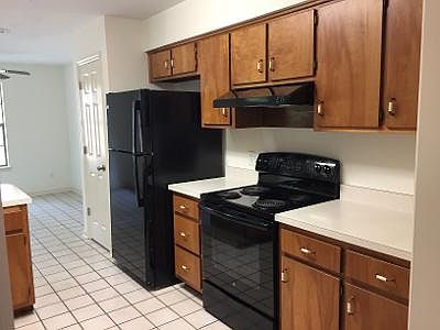 4th image of 46 Edgewood Dr